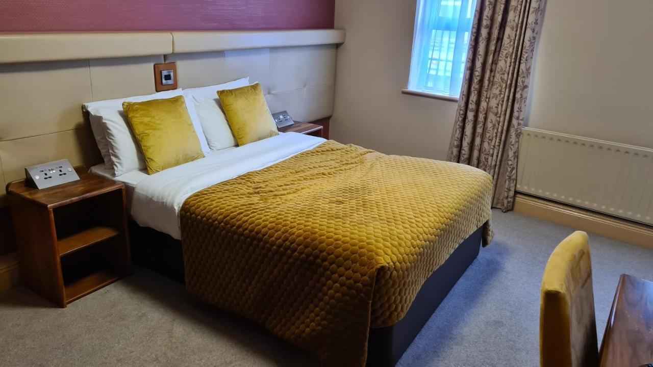 The Farnham Arms Hotel Cavan Eksteriør bilde