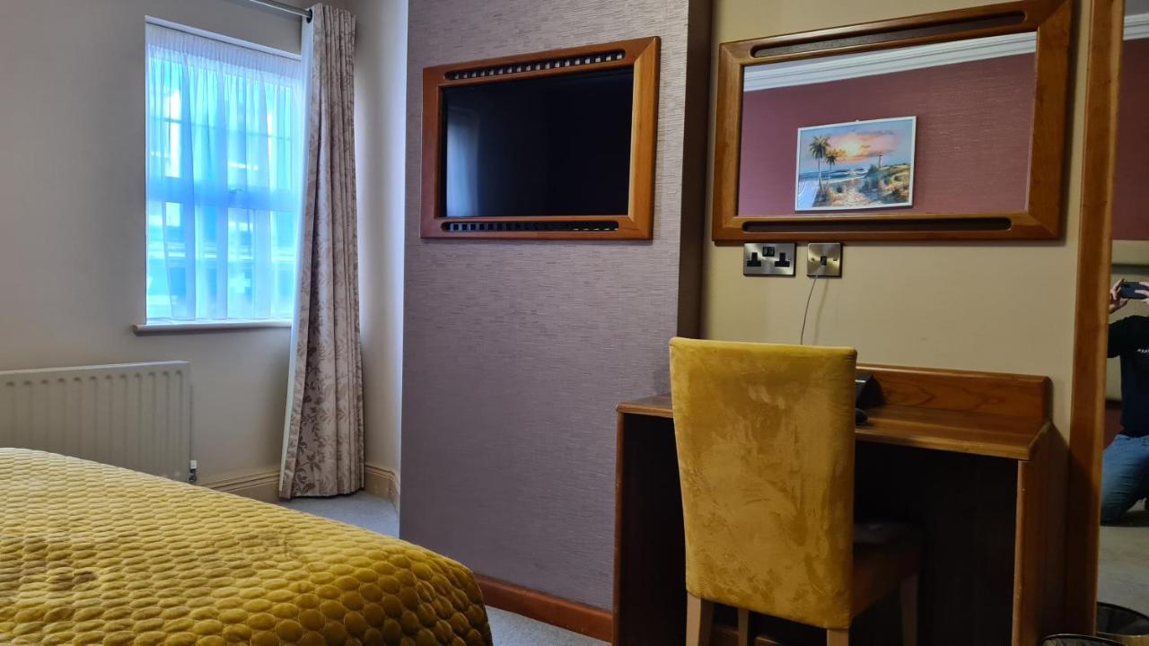 The Farnham Arms Hotel Cavan Eksteriør bilde